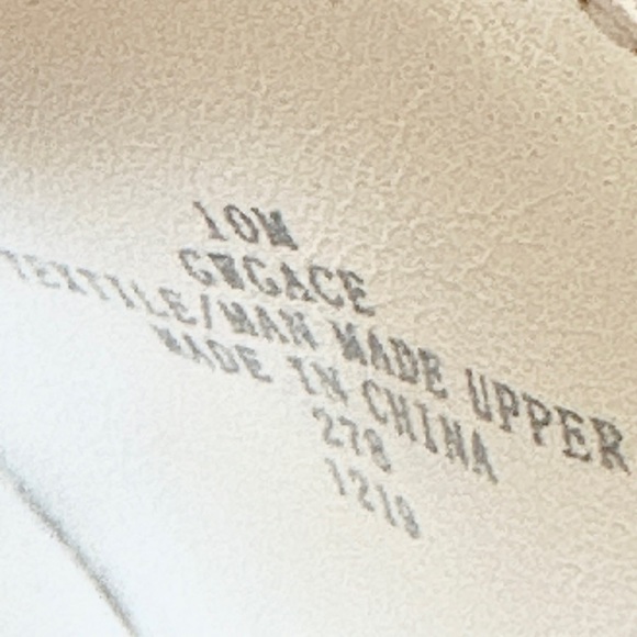 Guess Gace Platform Wedge Sandal 10 Metallic Gold and White Woven T-Straps - Picture 11 of 13